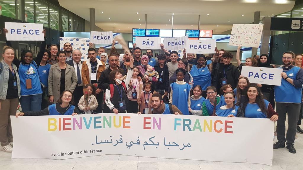 In Frankreich werden vier Familien auf der Flucht vor dem Krieg in Syrien durch die humanitären Korridore aufgenommen